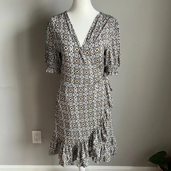 NEW Boden Ruffle Wrap Jersey Mini Dress Black, Opulent Pome - Picture 2 of 11